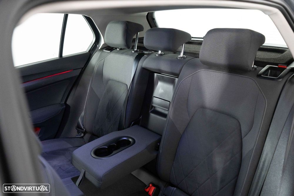 VW Golf 1.4 TSI e-Hybrid DSG - 11
