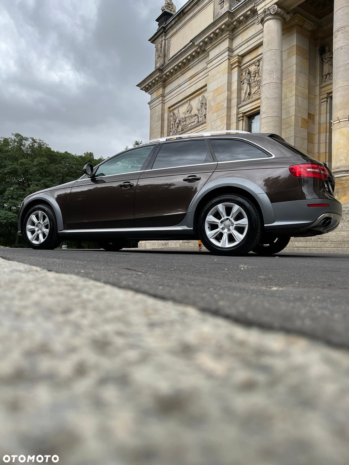 Audi A4 Allroad 2.0 TDI Quattro S tronic - 11