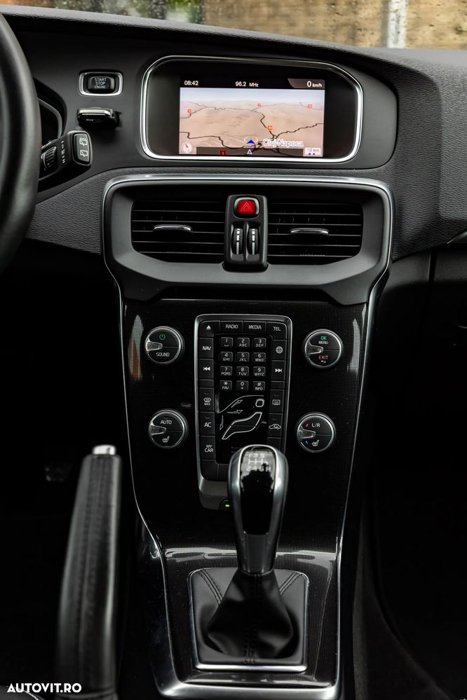 Volvo V40 D2 Momentum - 23