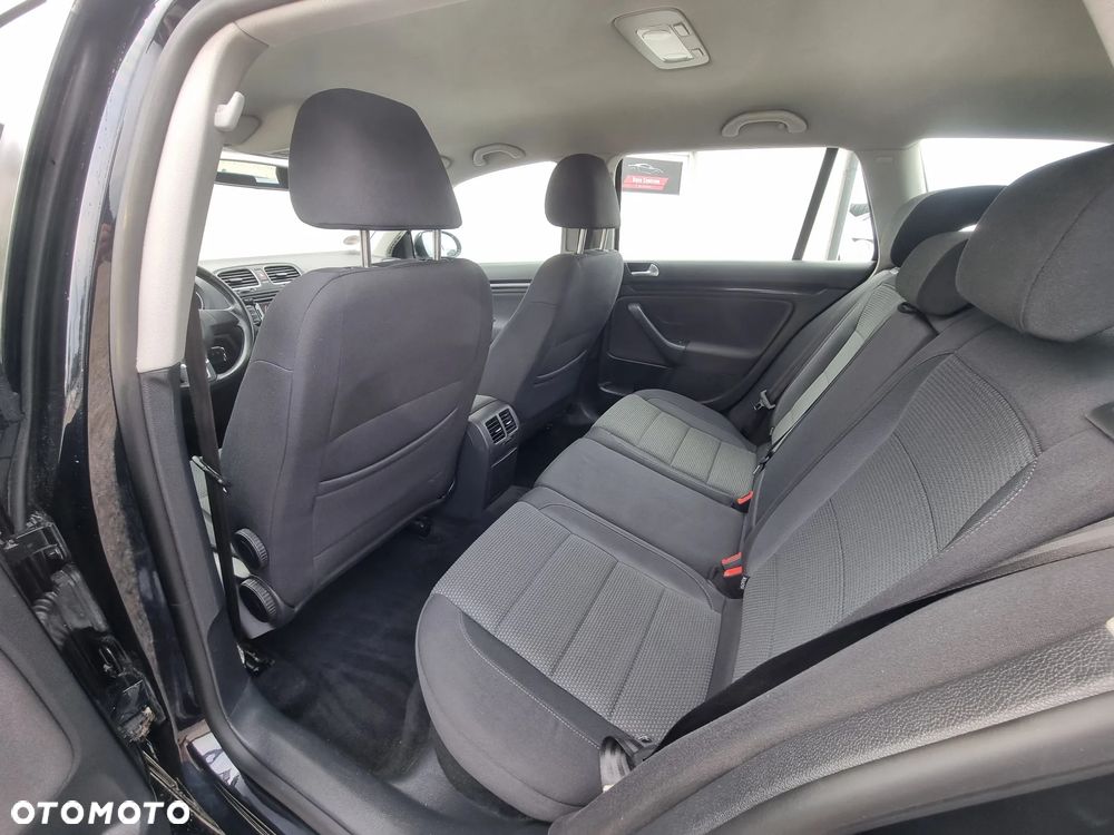 Volkswagen Golf - 11