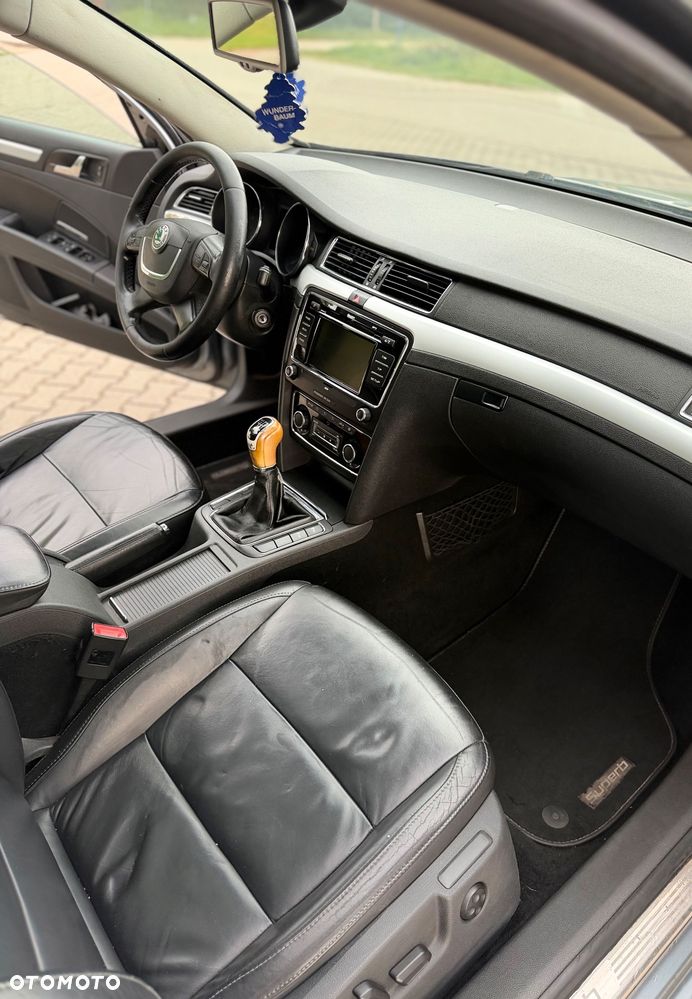 Skoda Superb 2.0 TDI PD Elegance - 13