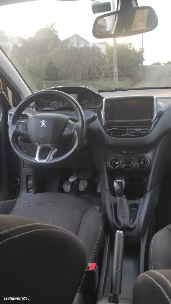 Peugeot 208 1.2 PureTech Style - 10