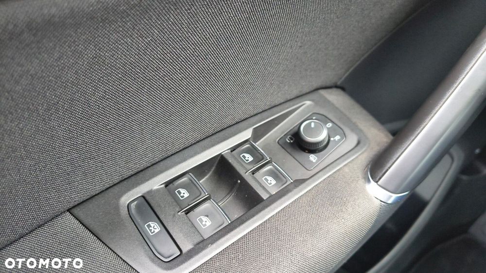 Volkswagen Touran - 34