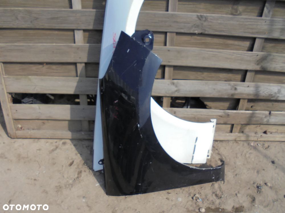 FORD FIESTA MK8 BŁOTNIK PRAWY PRZÓD - 1