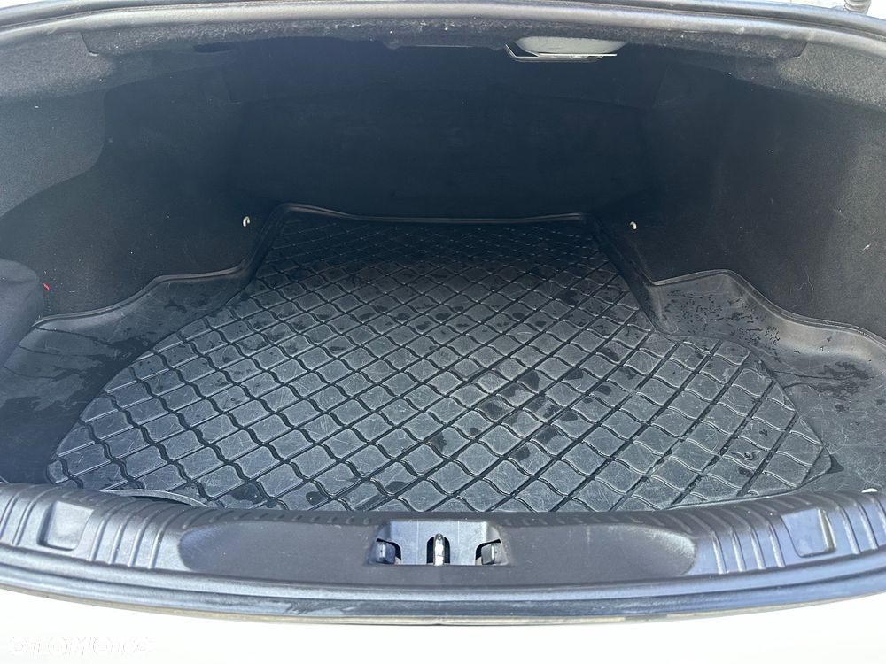 Jaguar XF 2.2 D Luxury - 12