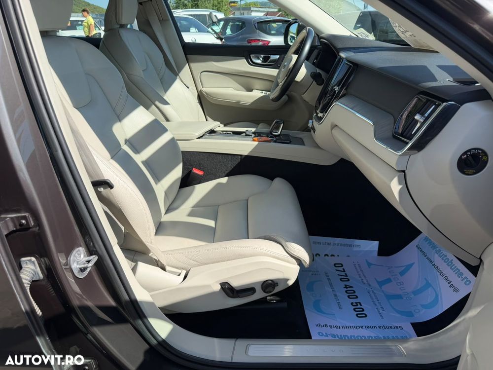 Volvo XC 60 B4 MHEV AT AWD Core - 18