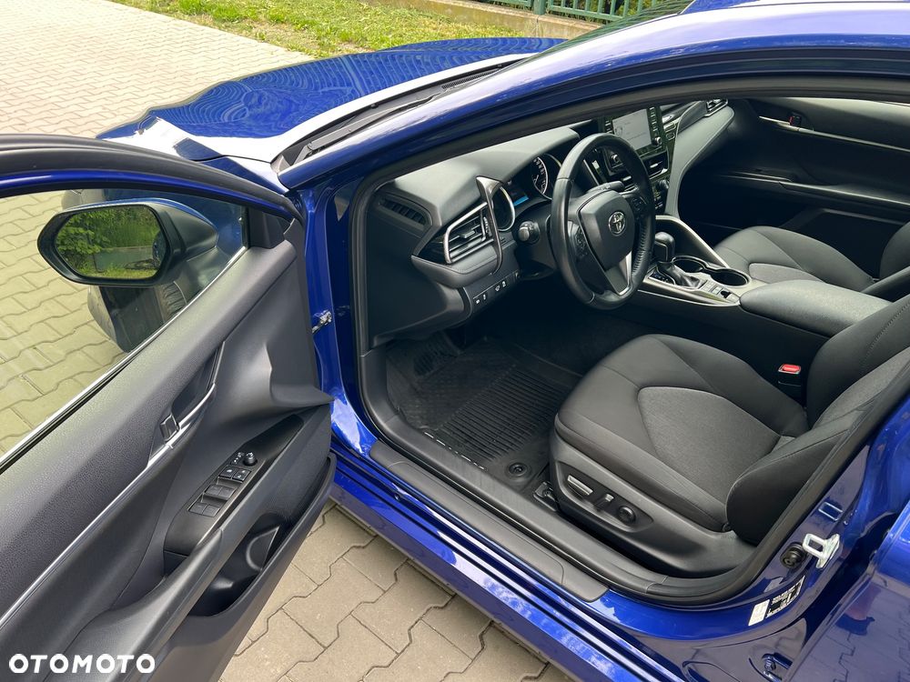 Toyota Camry 2.5 Hybrid Comfort CVT - 12