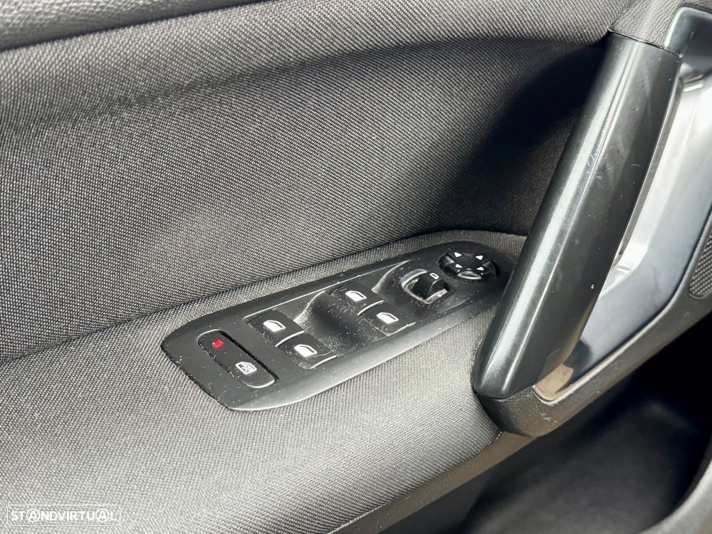 Peugeot 308 SW 1.2 PureTech Style J17 - 18