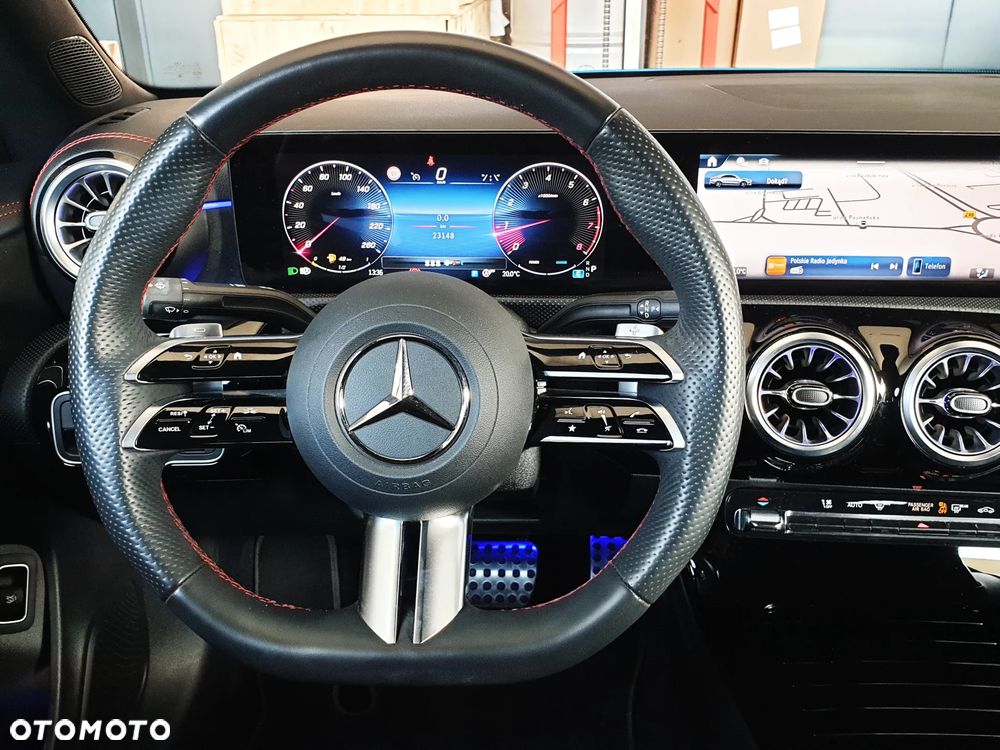 Mercedes-Benz CLA 180 AMG Line 7G-DCT - 32
