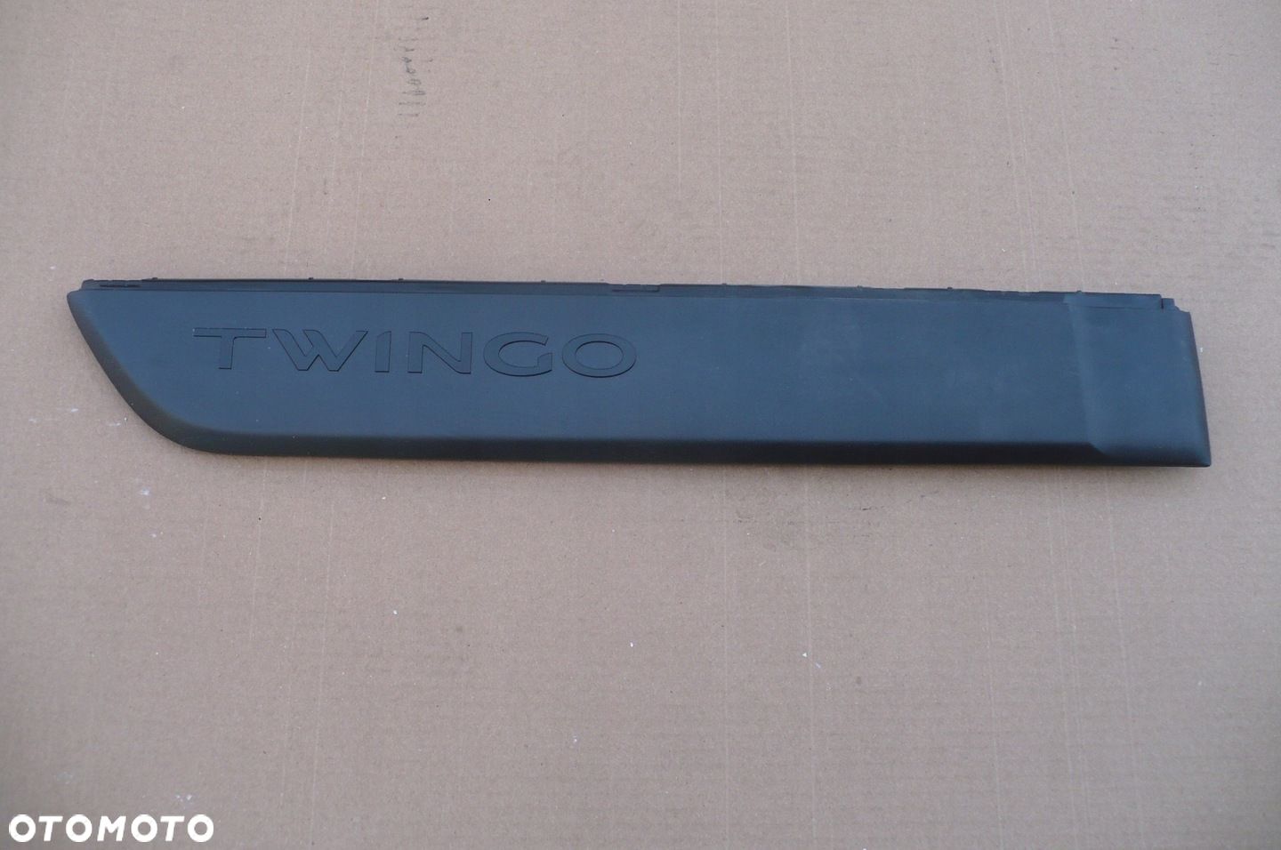 RENAULT TWINGO III - LISTWA DRZWI PRAWY TYŁ - 1