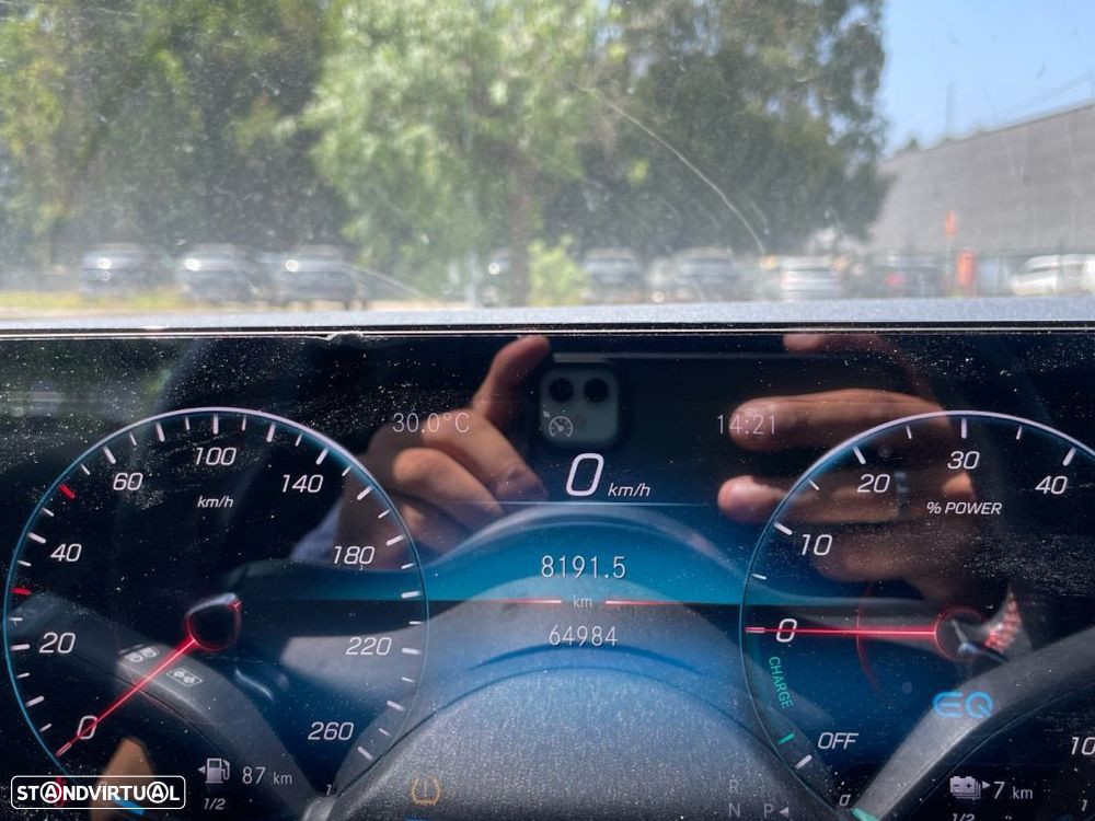 Mercedes-Benz A 250 e AMG Line — fotografia 3