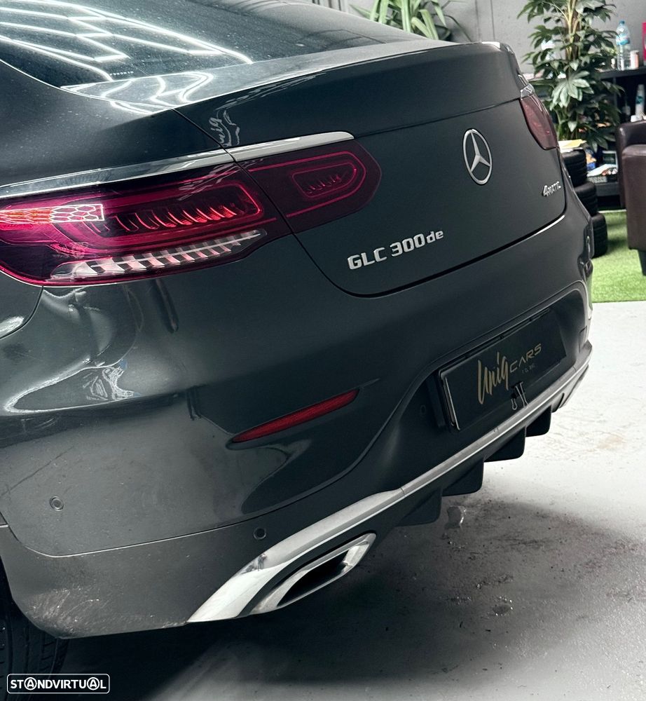 Mercedes-Benz GLC 300 de Coupe 4Matic 9G-TRONIC AMG Line - 26