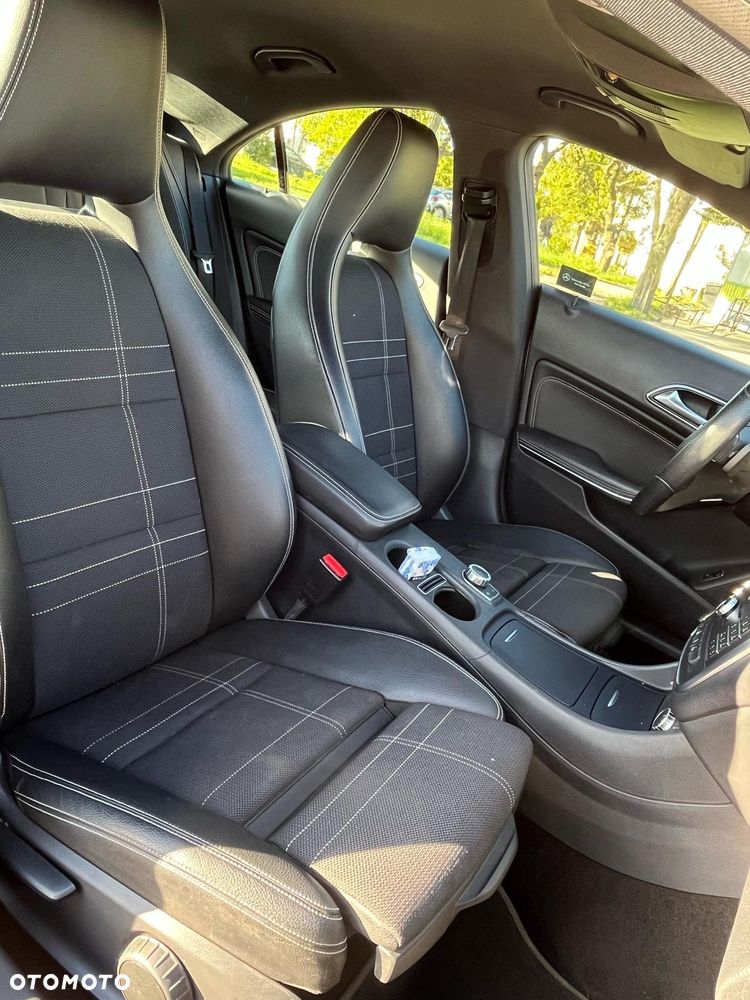 Mercedes-Benz CLA 200 7G-DCT - 15