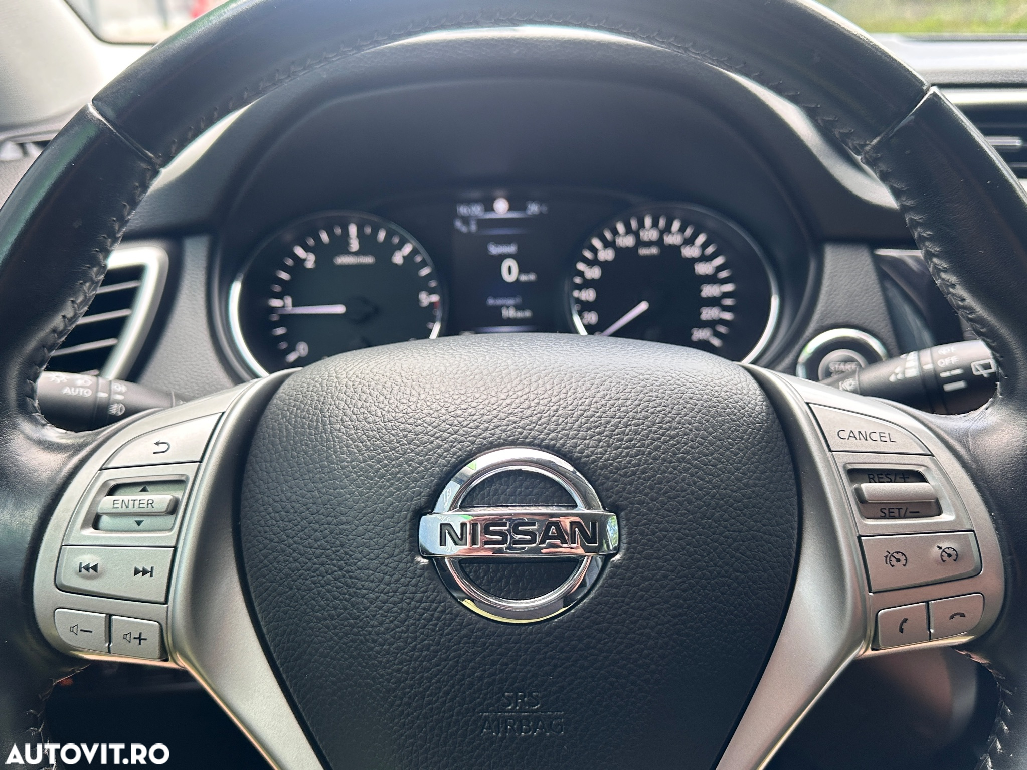 Nissan Qashqai 1.6 DCI Start/Stop X-TRONIC Tekna - 28
