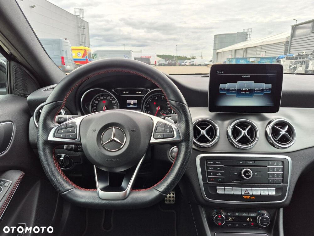 Mercedes-Benz GLA - 23