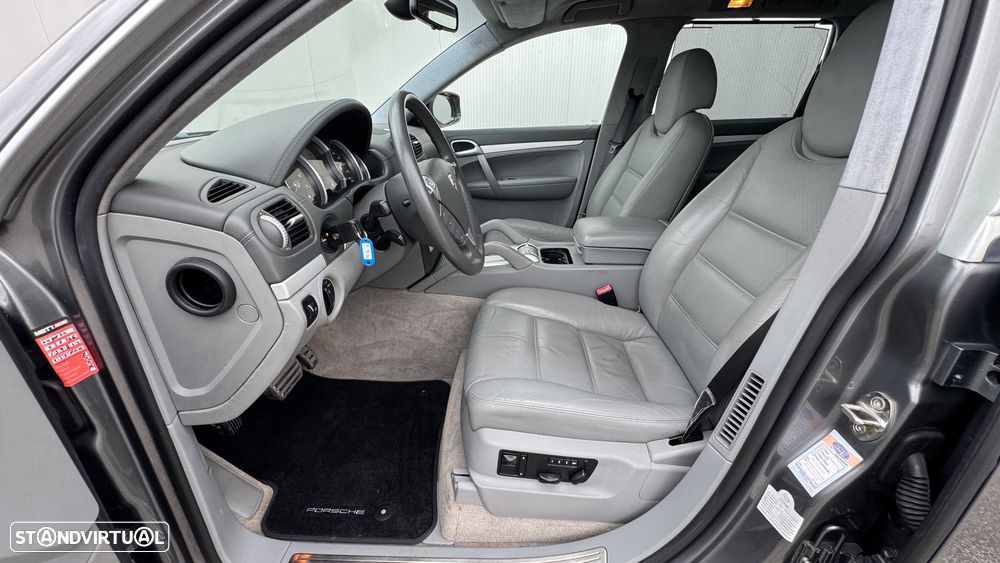 Porsche Cayenne Turbo - 44