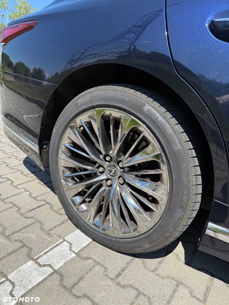 Lexus LS - 7