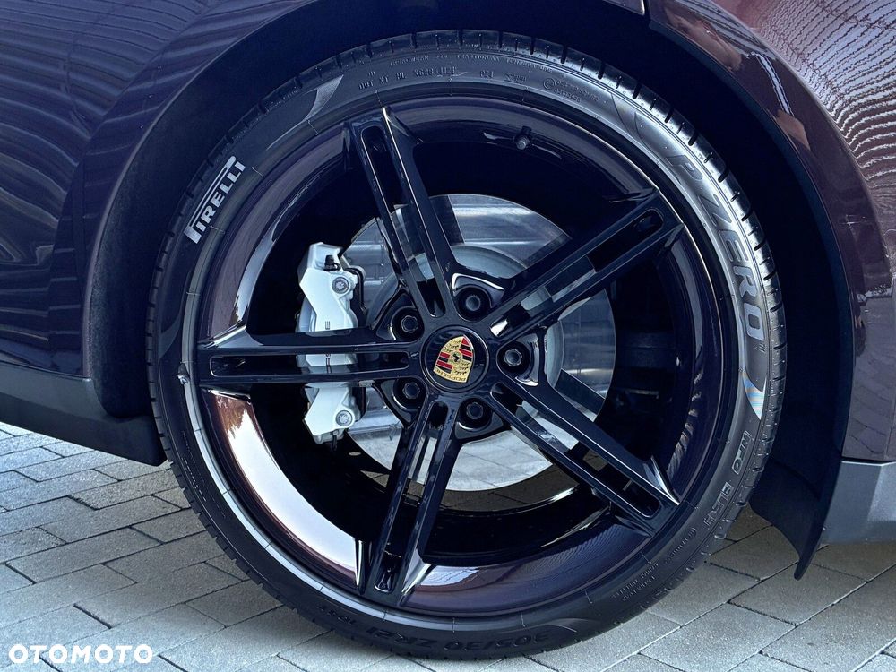 Porsche Taycan - 18