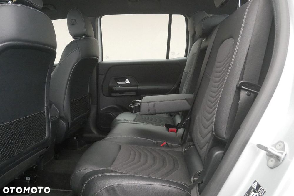 Mercedes-Benz GLB - 15