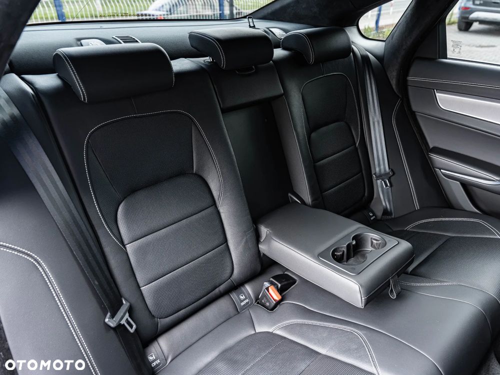 Jaguar XF D200 R-Dynamic HSE - 25