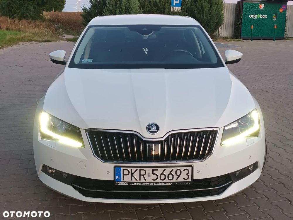 Skoda Superb 2.0 TDI Ambition DSG7 - 17