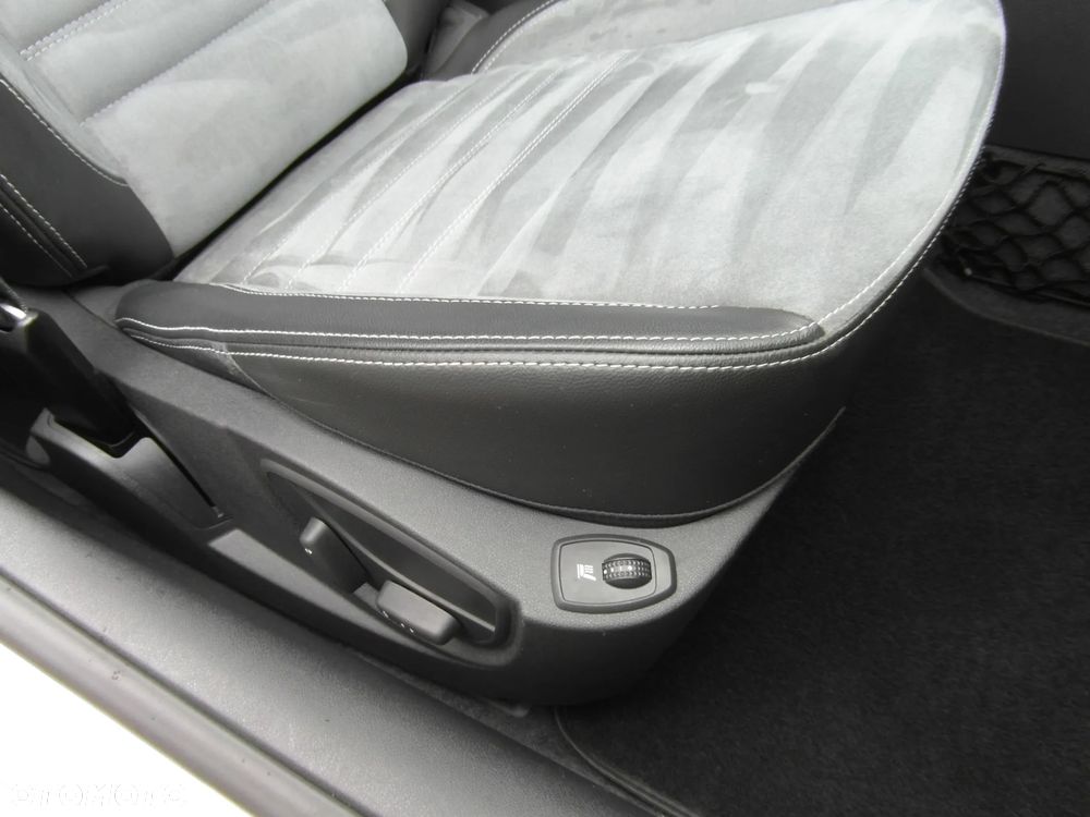 Renault Laguna ENERGY dCi 175 FAP Start & Stop GT - 19