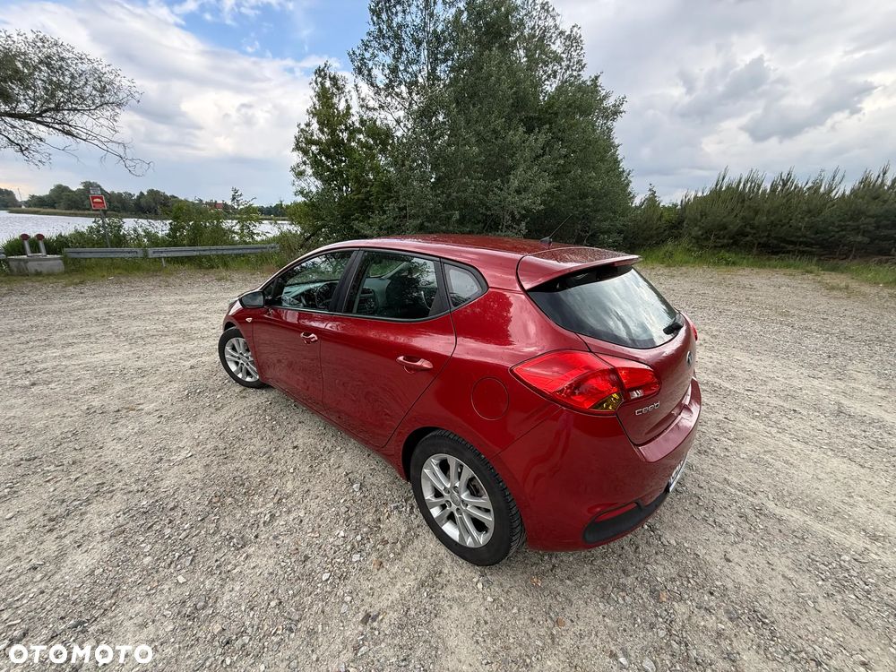 Kia Ceed 1.6 GDI L - 10