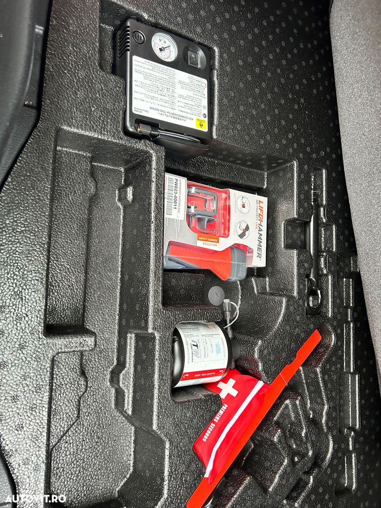 Toyota C-HR 1.8 HEV 140 CP 4x2 CVT Active - 21