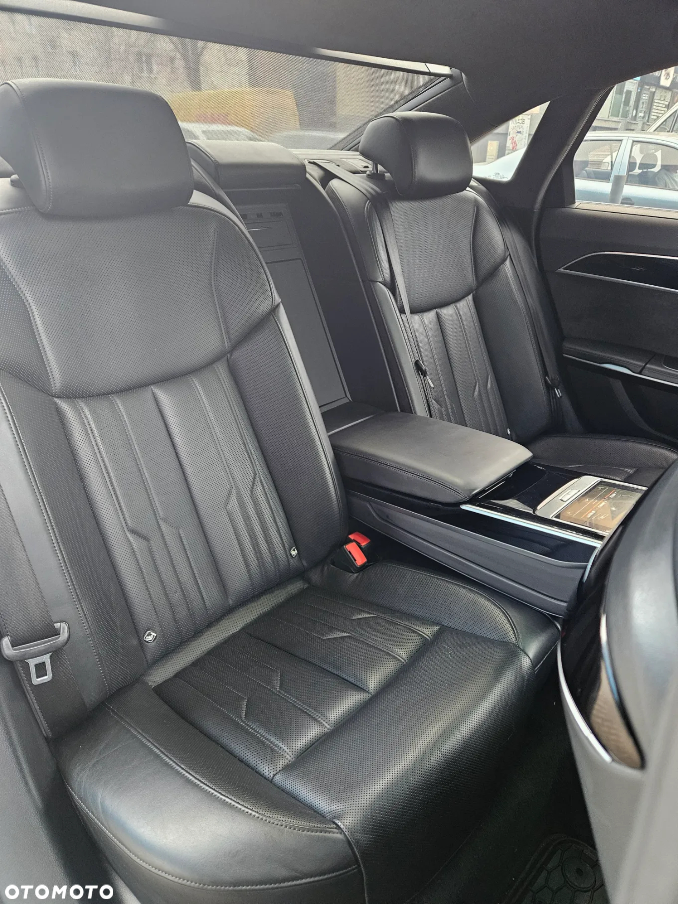 Audi A8 - 12