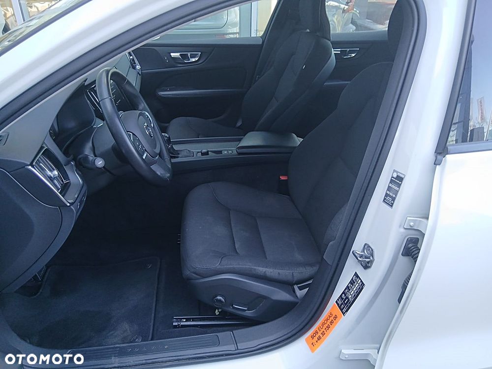 Volvo V60 T4 Momentum - 32