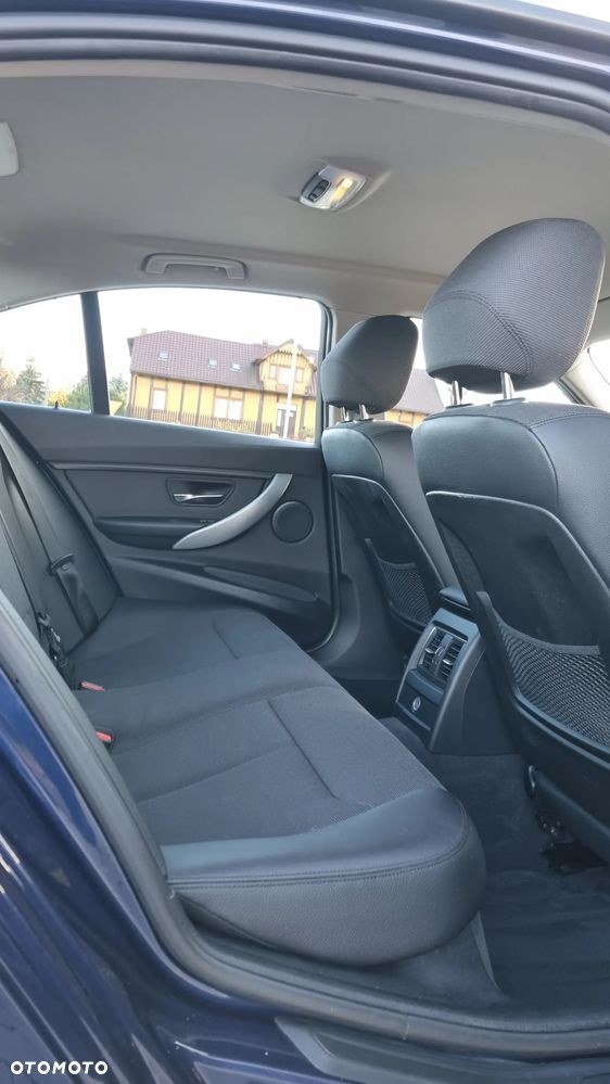 BMW Seria 3 318d Sport Line - 20