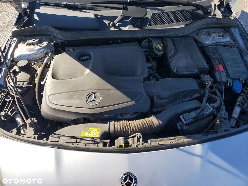 Mercedes-Benz CLA 250 4Matic 7G-DCT Sport - 10