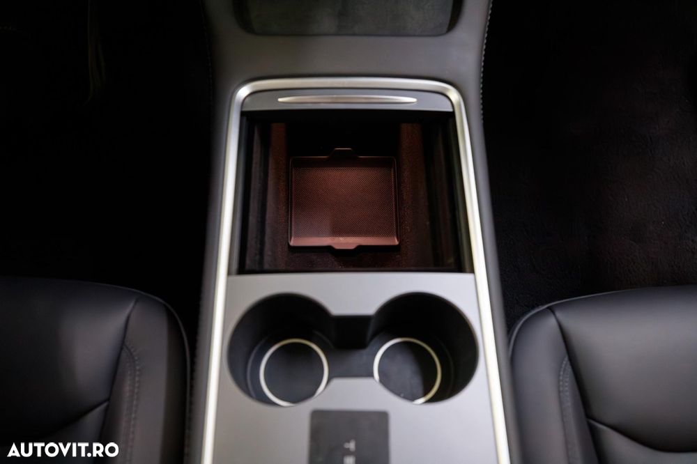 Tesla Model Y - 22