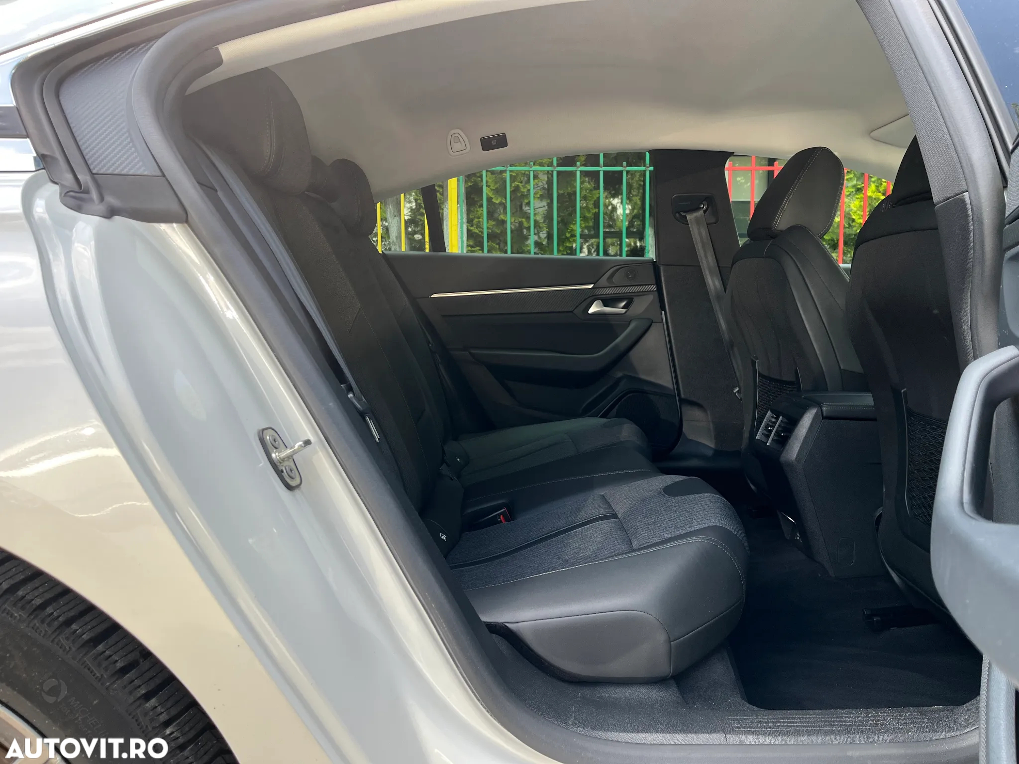 Peugeot 508 BlueHDi 130 EAT8 Allure Pack - 11