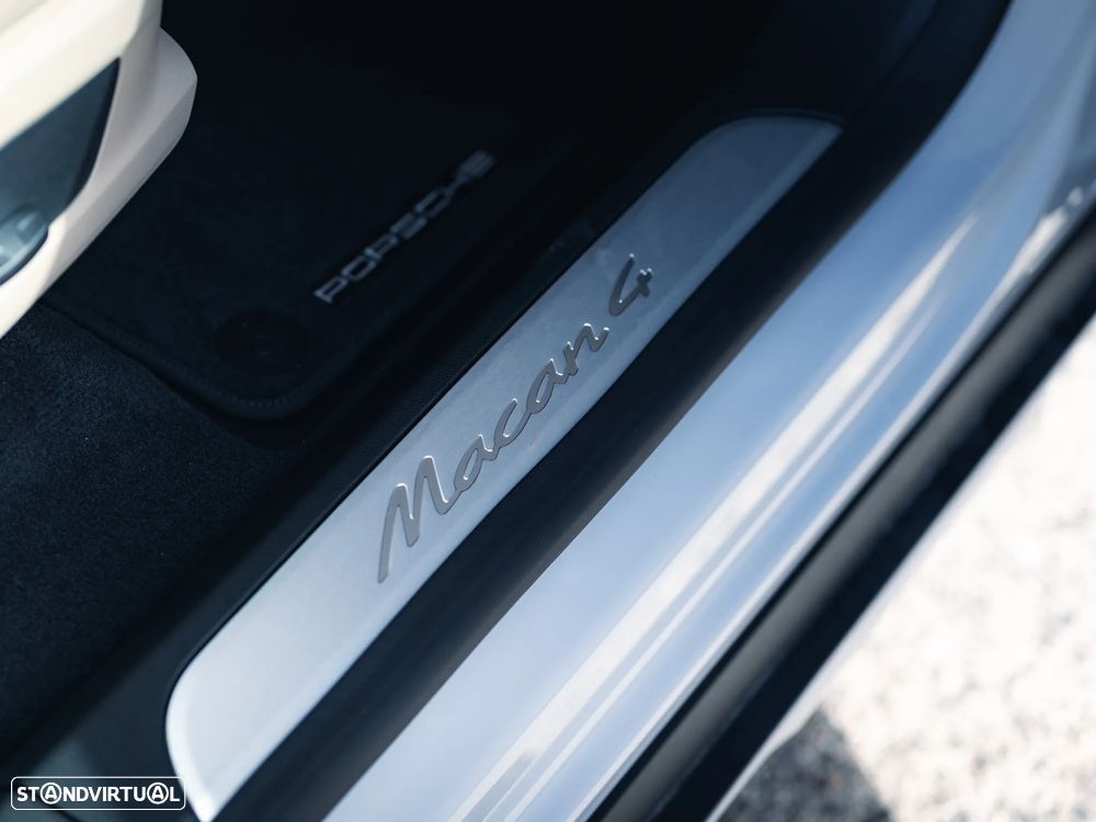 Porsche Macan Electric 4 - 26