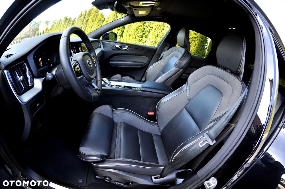 Volvo XC 60 B4 D Ultimate Dark - 16