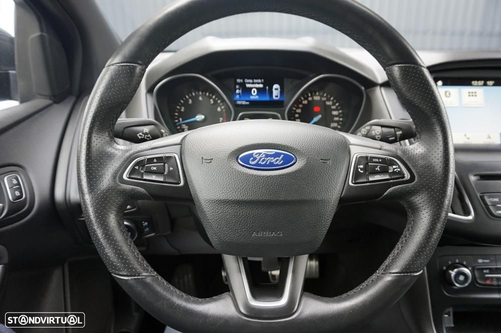 Ford Focus SW 1.0 EcoBoost S&S ST-LINE - 9