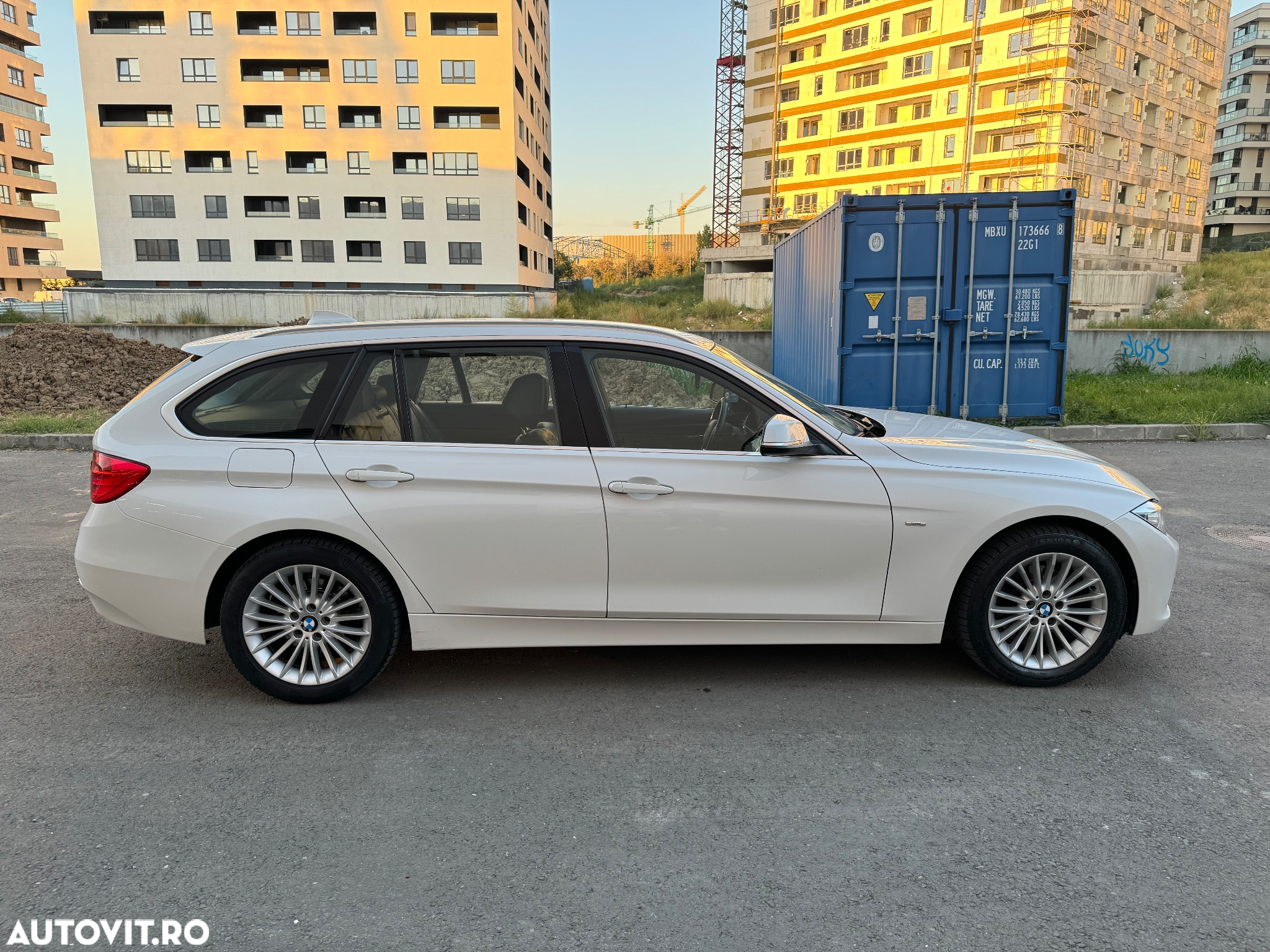 BMW Seria 3 320d Aut. Luxury Line - 12