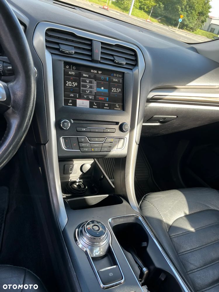 Ford Fusion - 15