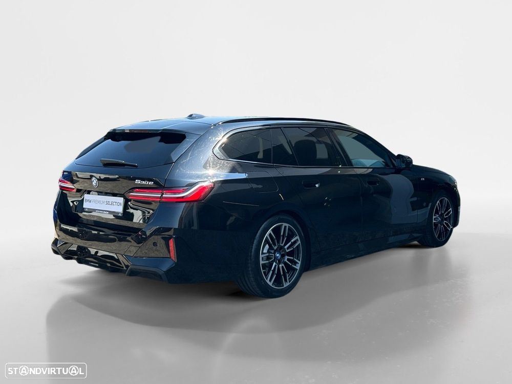 BMW 530 e Pack Desportivo M - 5
