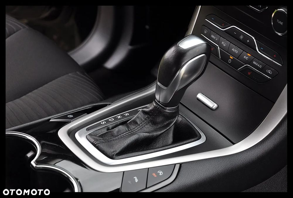 Ford S-Max 2.0 TDCi Titanium PowerShift - 32