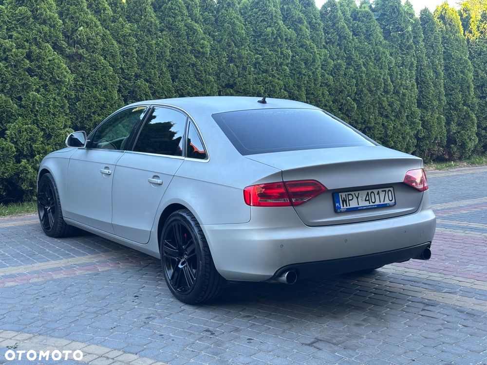 Audi A4 Limousine - 4