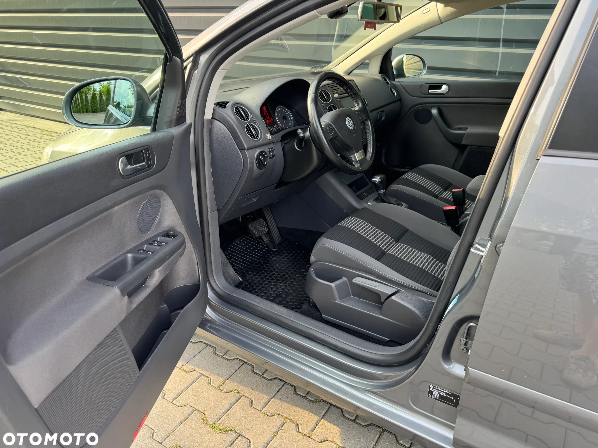Volkswagen Golf 1.9 TDI DSG United - 14