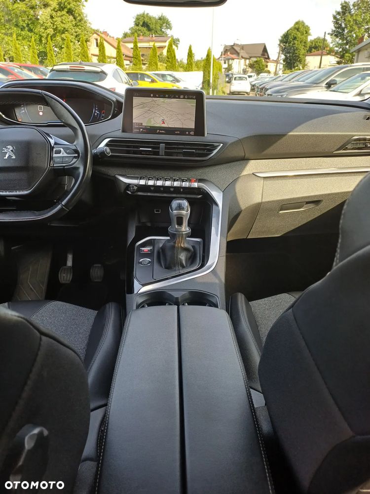 Peugeot 3008 1.2 PureTech Allure S&S - 19