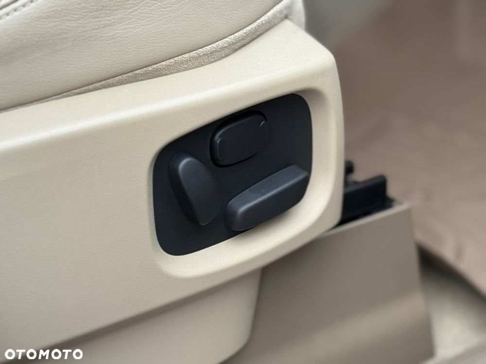 Land Rover Range Rover - 34