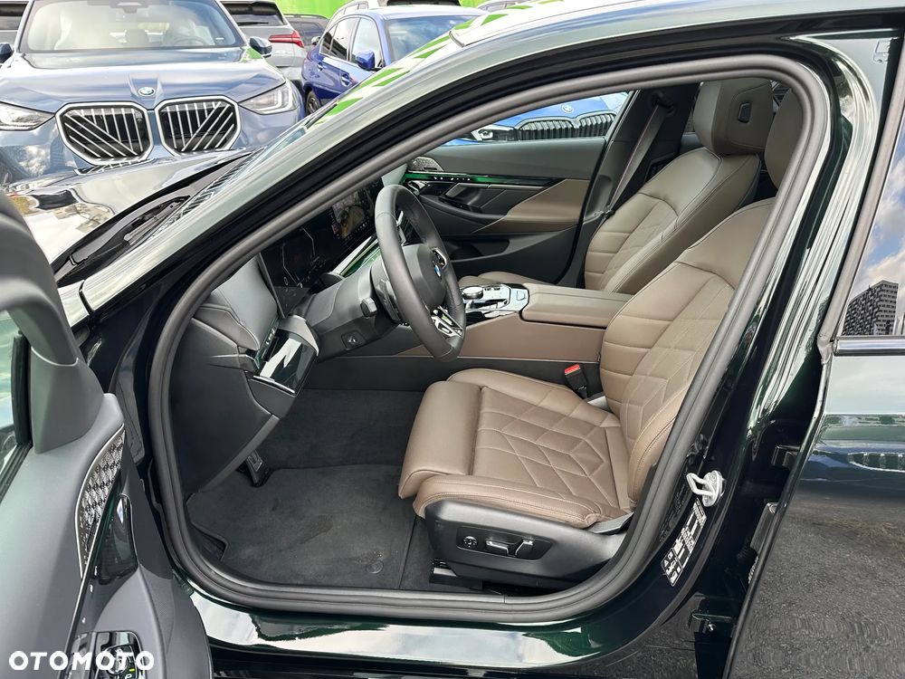 2026 BMW Seria 5, photograph 6