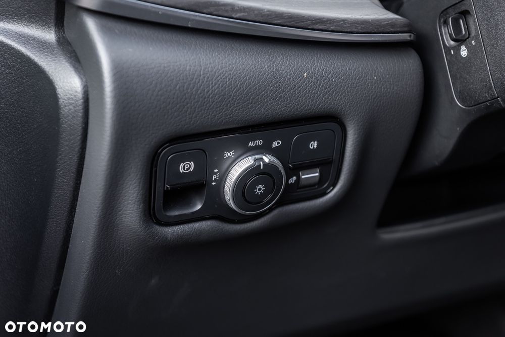 Mercedes-Benz Klasa V 300 d lang 4Matic 9G-TRONIC Exclusive Edition - 19