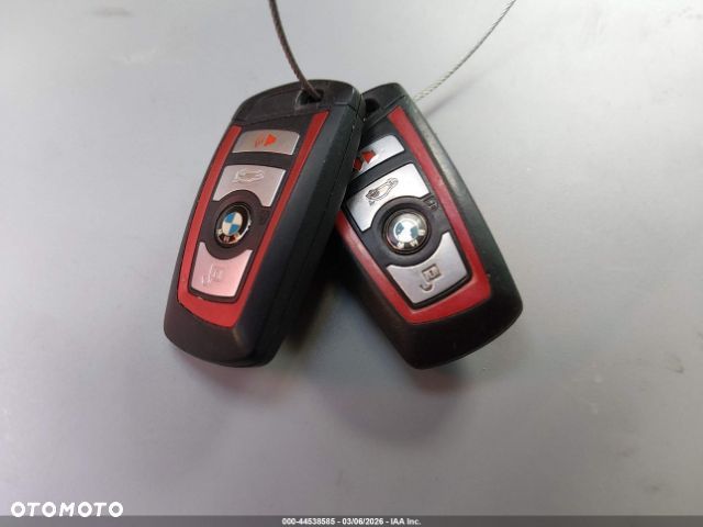 BMW Seria 3 330i Edition Luxury Line Purity - 12