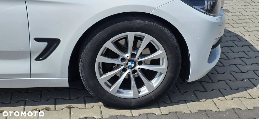 BMW 3GT 320i GPF - 9