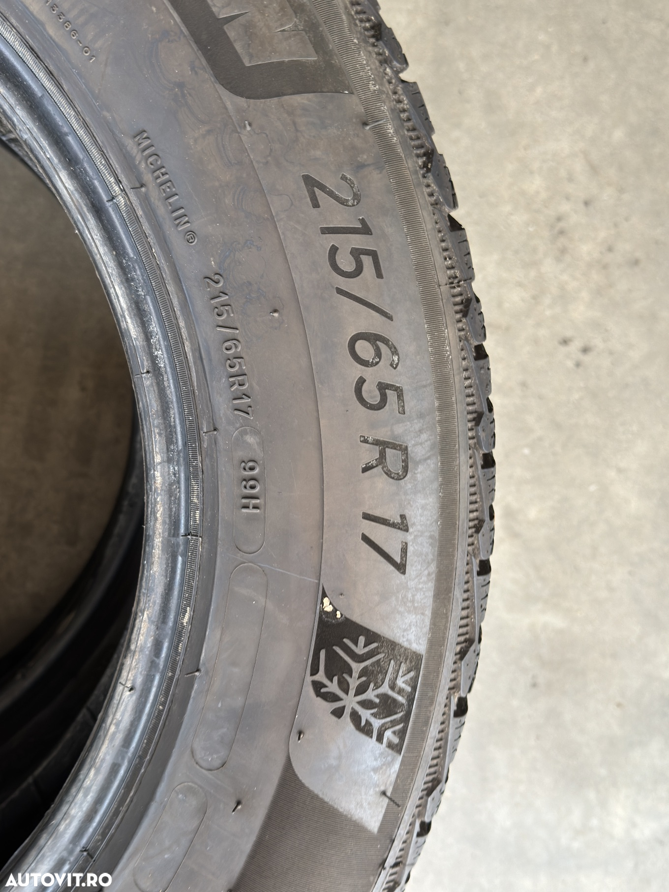 Vând 4 anvelope 215/65/17 michelin de iarnă ca noi - 6